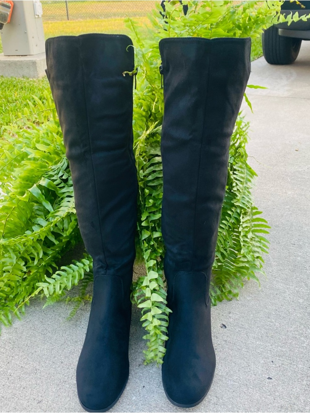[B] DREAM PAIRS Black Knee High Chunky Heel Boot Size 9